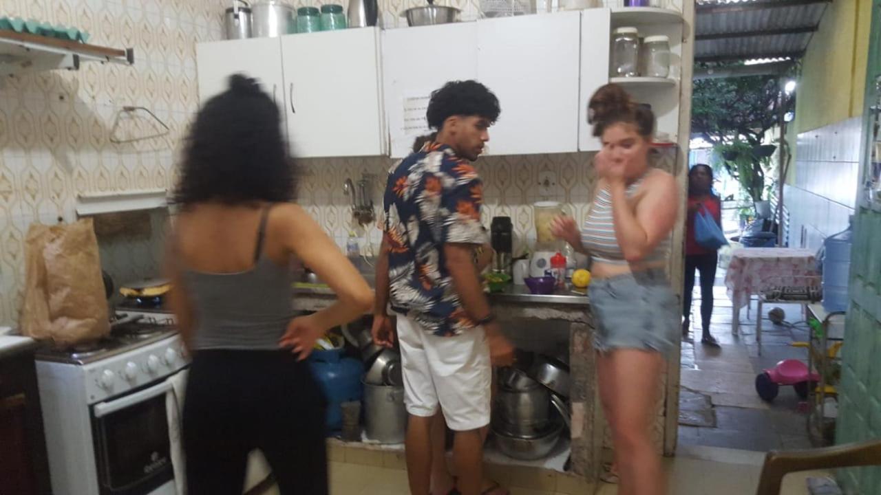 Hostel Familiar Σαλβαντόρ Εξωτερικό φωτογραφία